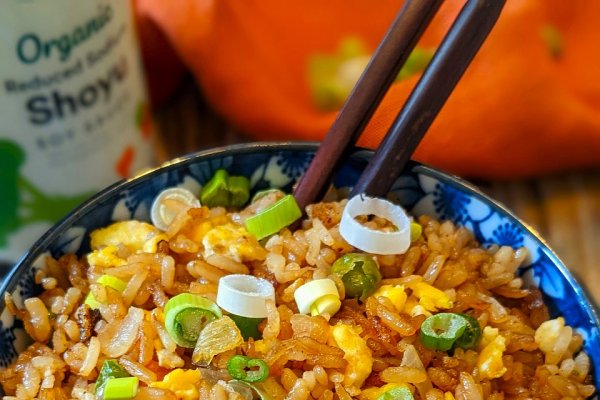 Orez prajit - un fel de mancare delicios si versatil