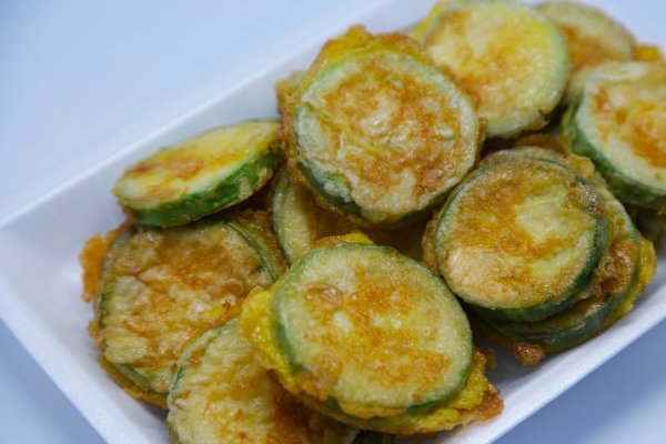 Dovlecei pane - un aperitiv delicios