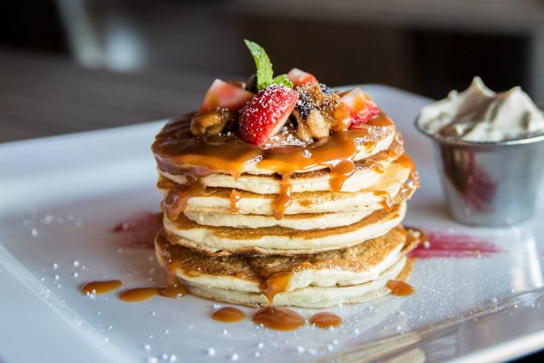 Clatite americane pufoase - reteta simpla si rapida