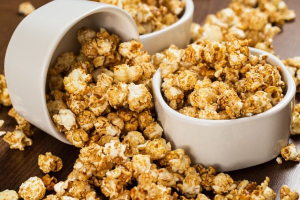 Popcorn cu caramel  - cel mai crocant snack