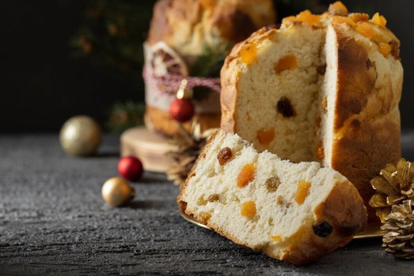 Panettone cu fructe uscate