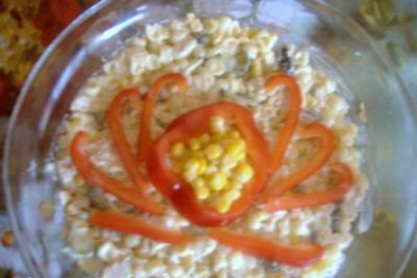 Salata de Paste cu Piept de Pui