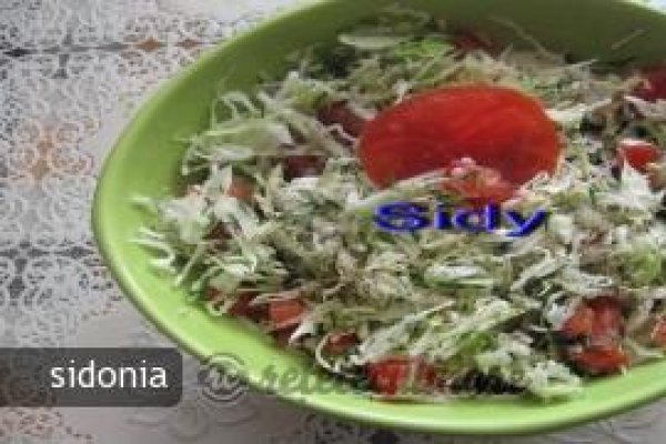 Salata de varza cu rosii si marar