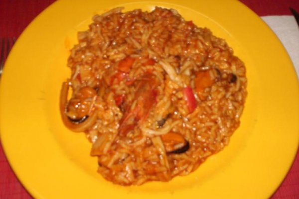Orez cu Cocktail Din Fructe de Mare (arroz de Marisco)