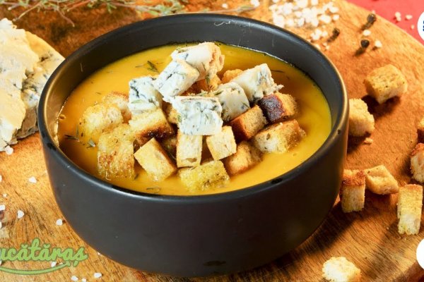 Supă cremă de morcovi cu gorgonzola picantă
