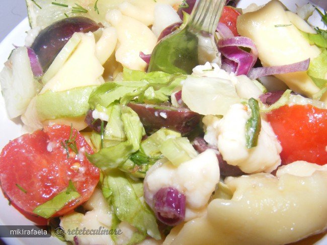 Salata Mediteraneana
