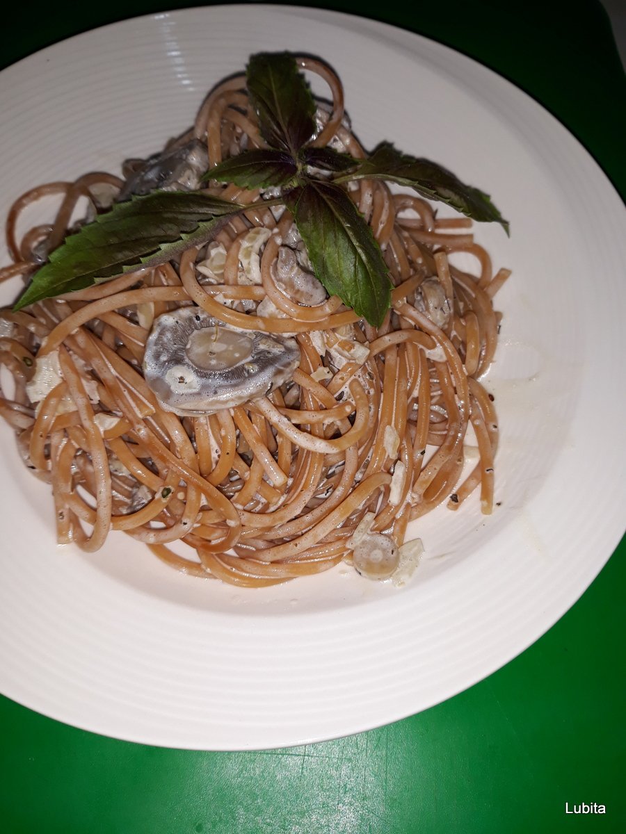Paste fara gluten cu sos de ciuperci